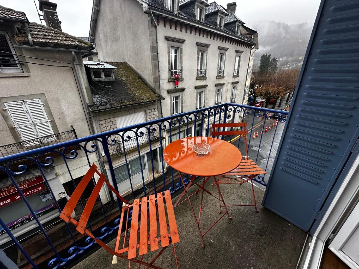 Belle Maison De Ville Au Coeur Du Village De Montagne Vic-sur-Cere Ngoại thất bức ảnh