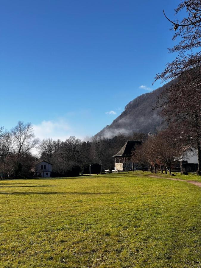 Belle Maison De Ville Au Coeur Du Village De Montagne Vic-sur-Cere Ngoại thất bức ảnh